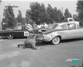 001 - Voiture accidentée