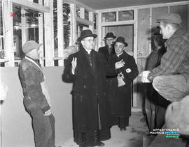 001 - Groupe d'hommes