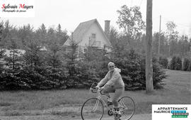 Personne en vélo