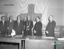 001 - Groupe d'hommes