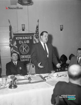 001 - Conférencier