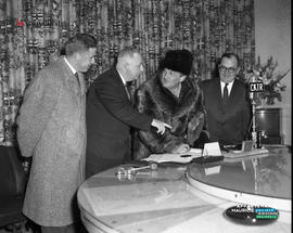 006 - Groupe d'hommes