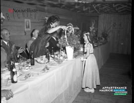 001 - Fleurs au banquet