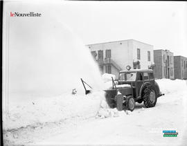 008 - Auto chasse-neige