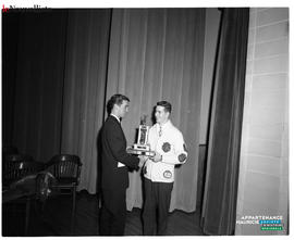 002 - Remise de trophée