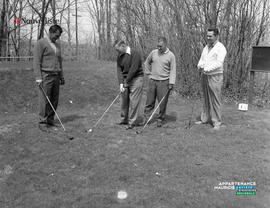 001 - Golfeurs