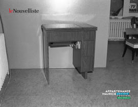 005 - Meuble de machine à coudre