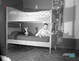 004 - Enfant lit