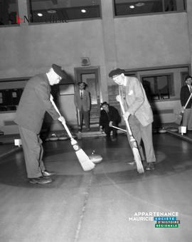007 - Joueurs de curling