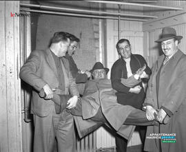 002 - Groupe d'hommes