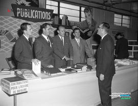 002 - Groupe d'hommes
