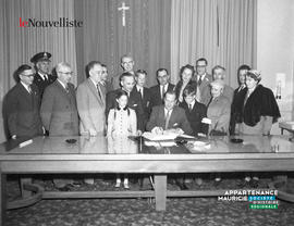 008 - Groupe et signature