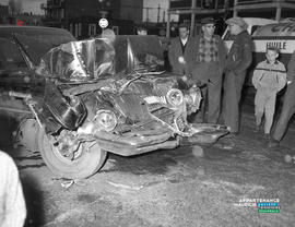 001 - Voiture accidentée