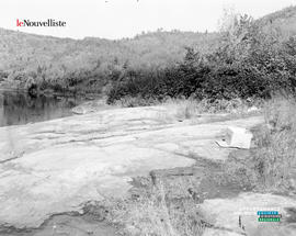 004 - Bord de la rivière