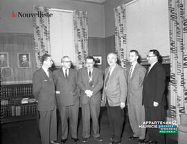004 - Groupe d'hommes