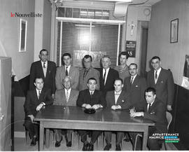 001 - Groupe d'hommes