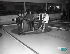 001 - Curling