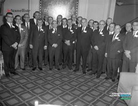 002 - Groupe d'hommes