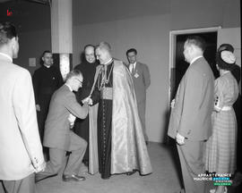 001 - Visite du Cardinal Léger