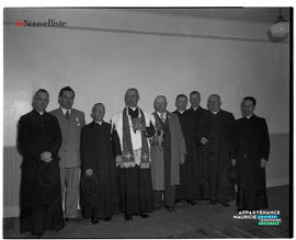 004 - Groupe d'hommes