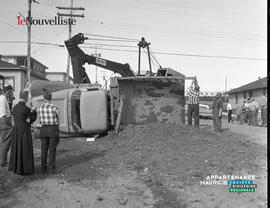 005 - Camion renversé