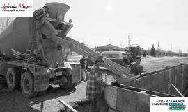 Camion-bétonnière
