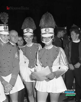 001 - Majorettes