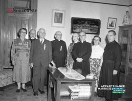 002 - Abbé et groupe