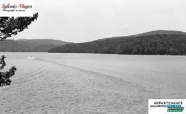 Vue sur un lac