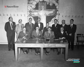 001 - Groupe d'hommes