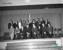 003 - Groupe d'hommes