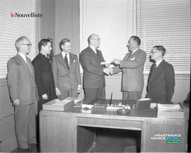 002 - Groupe d'hommes