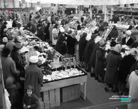 002 - Foule de clients