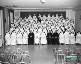001 - Groupe de religieux