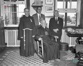 002 - Groupe d'hommes