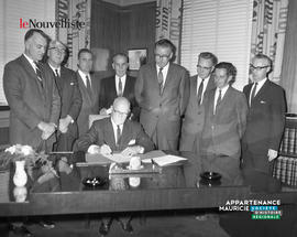 002 - Groupe signature