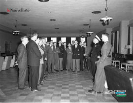 003 - Groupe d'hommes
