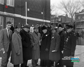 001 - Groupe d'hommes