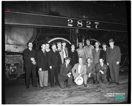001 - Groupe d'hommes