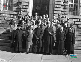 004 - Groupe d'hommes