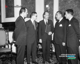 001 - Groupe d'hommes