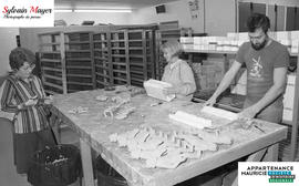 Personnes dans un atelier