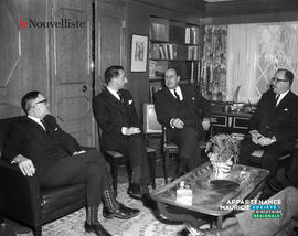 001 - Quatre hommes