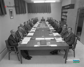 001 - Groupe d'hommes