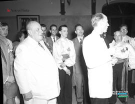 005 - Groupe d'hommes