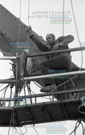 Homme travaillant