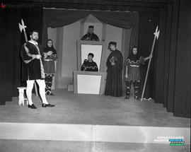 004 - Pièce de théâtre