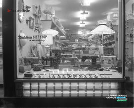 001 - Vitrine
