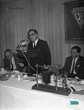 001 - Conférencier