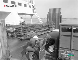 002 - Camions sur un traversier